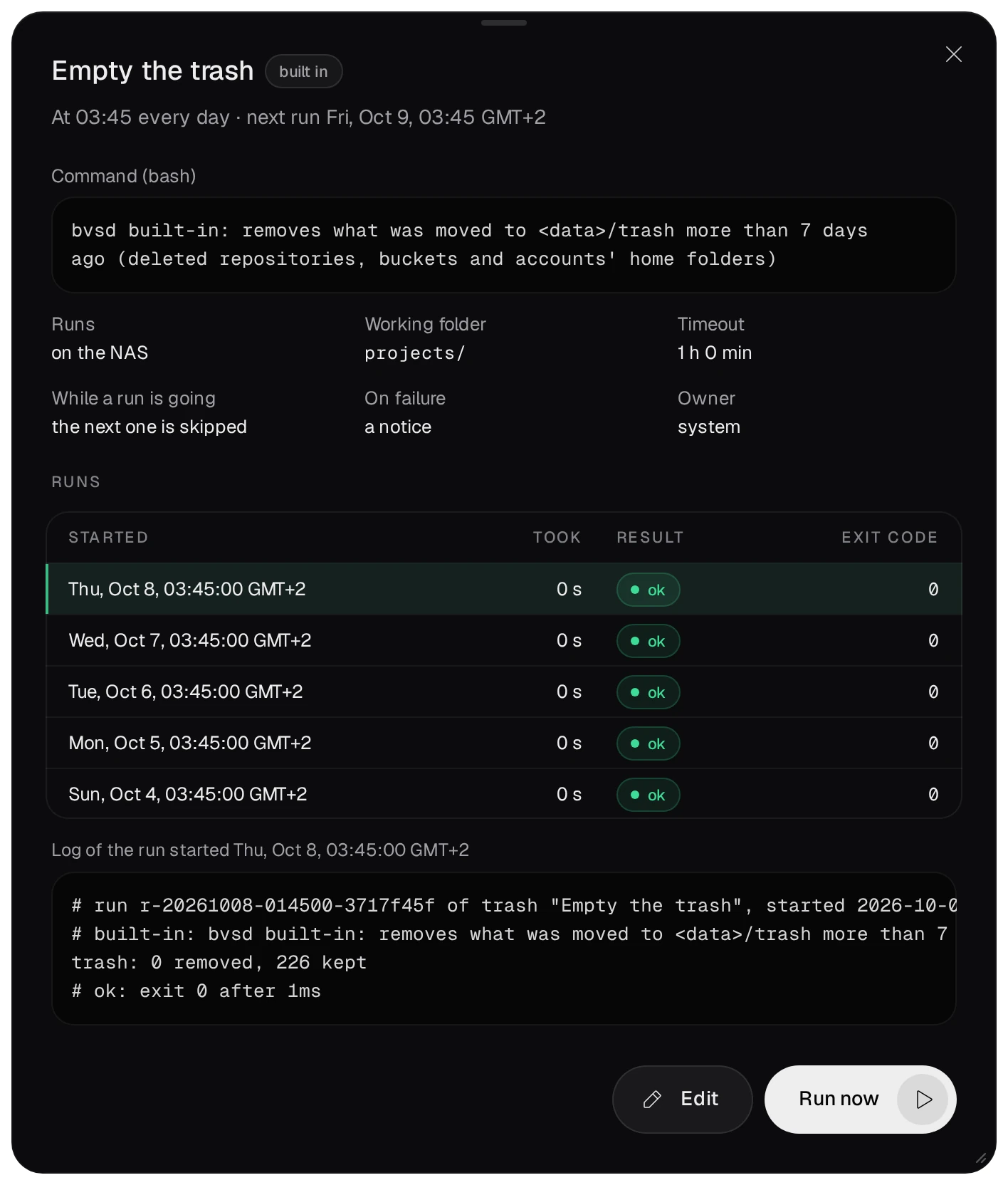 The built-in job Empty the trash: what it removes, Timeout 1 h 0 min, Owner system, its daily runs at 03:45, all ok, the log trash: 0 removed, 226 kept, and only Edit and Run now